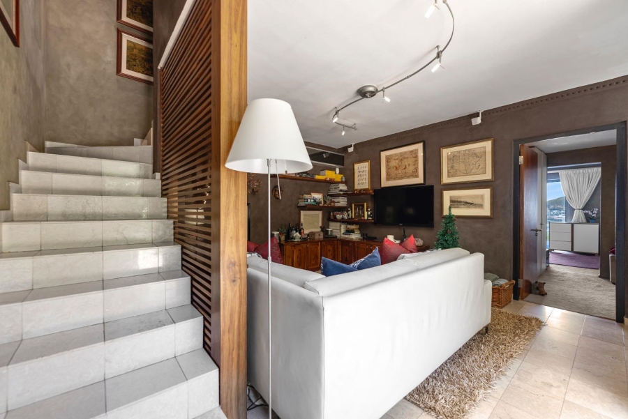 2 Bedroom Property for Sale in Tamboerskloof Western Cape